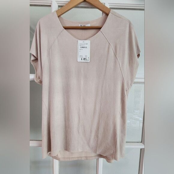 DR2 Faux Suede Top-New! - Picture 7 of 8